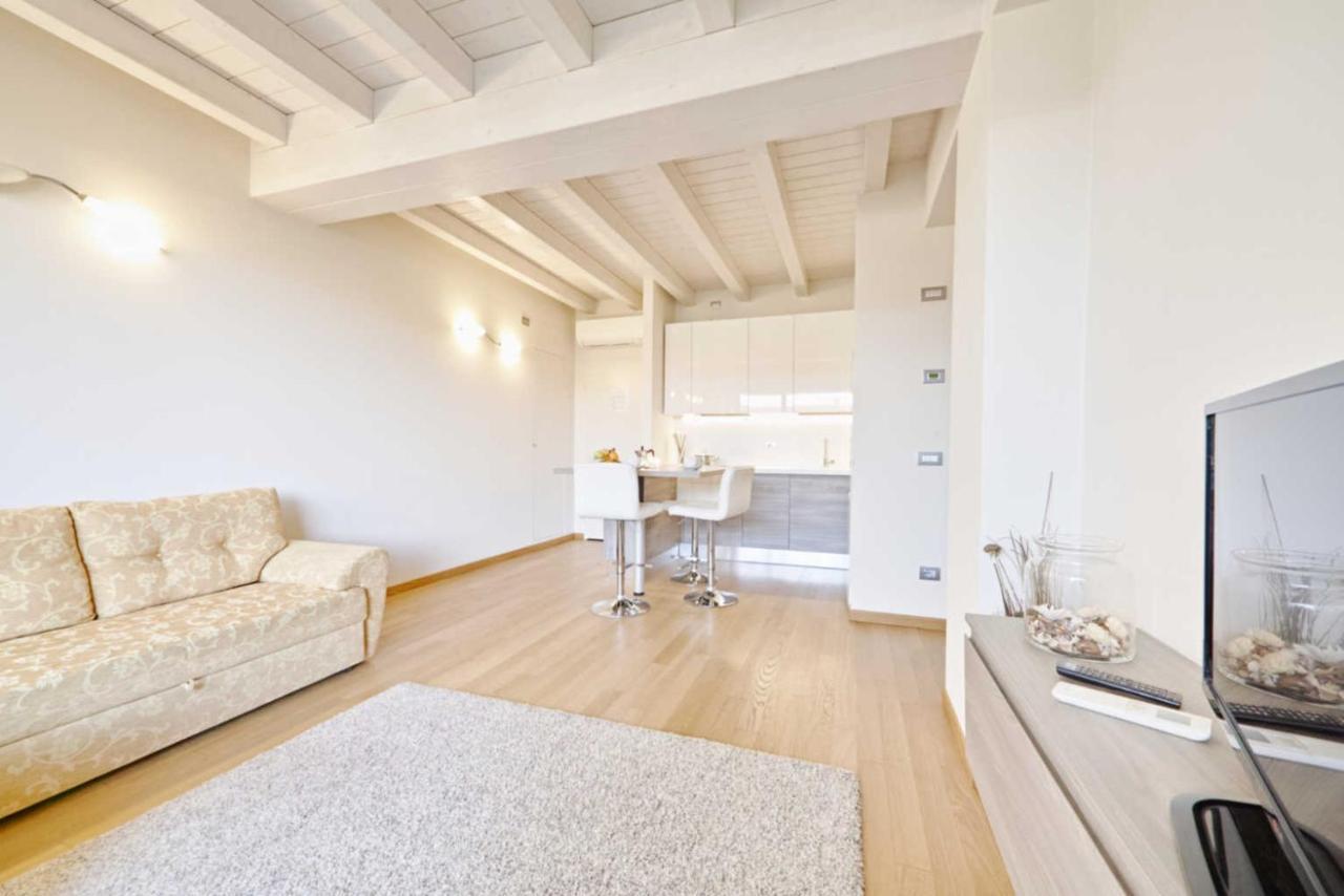 Warda A6 Apartment 데센자노델가르다 외부 사진
